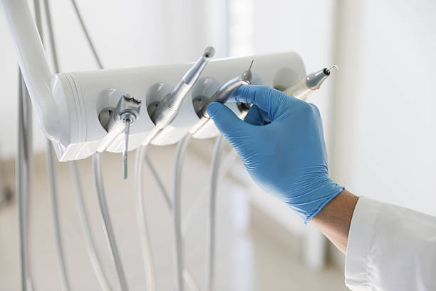 Professional Emergency Dentist technician working in Ocoee, FL